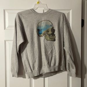 Gray, large skull crewneck